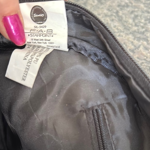 Hello Kitty Black Handbag with Red Bow - Picture 10 of 13